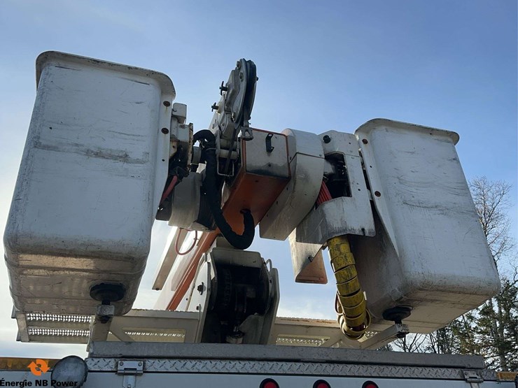 2012-international-7400-image-18