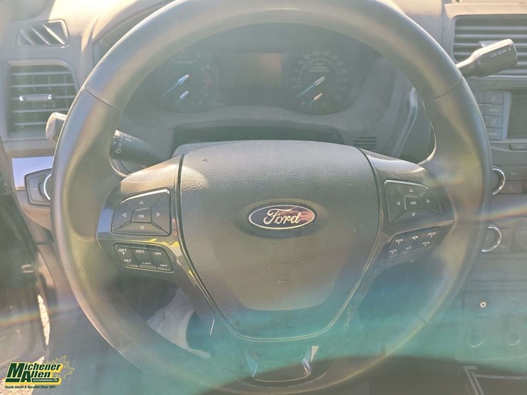 2019-ford-explorer-image-9