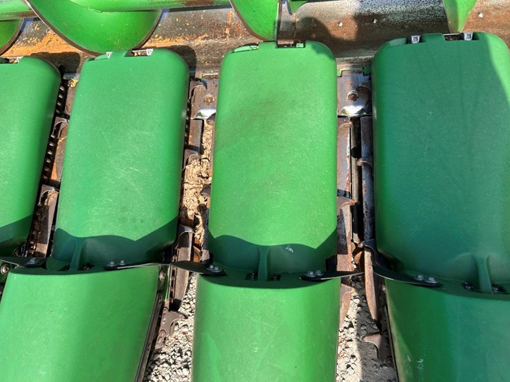 2021-john-deere-c18f-image-21