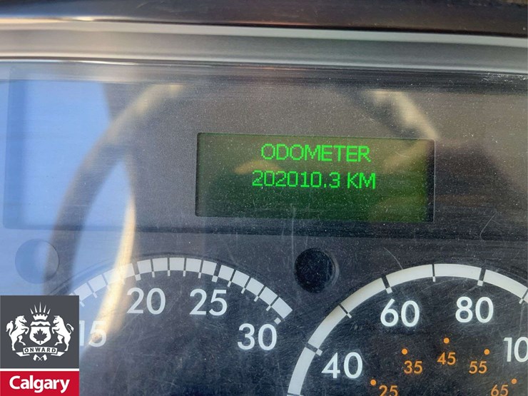 2016-freightliner-114sd-image-18