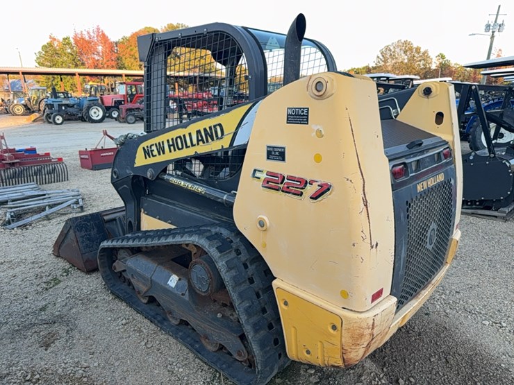 new-holland-c227-image-22