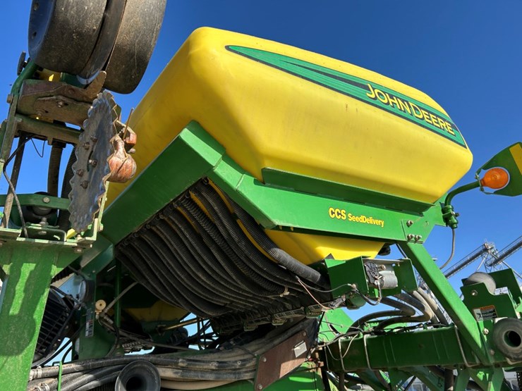 2004-john-deere-1790-image-19