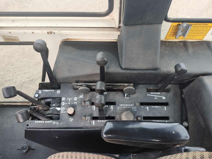 1979-case-2390-tractor-image-12