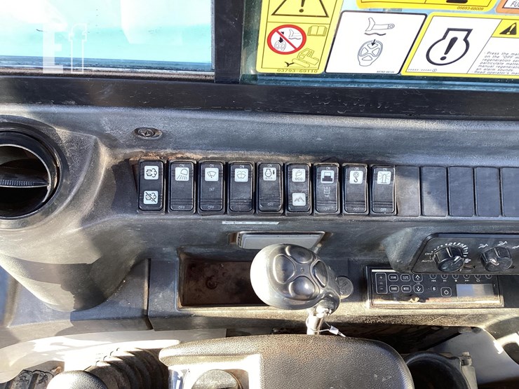 2019-takeuchi-tb290-image-18