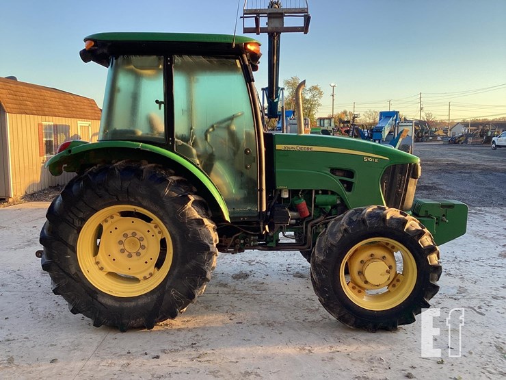2012-john-deere-5101e-image-5