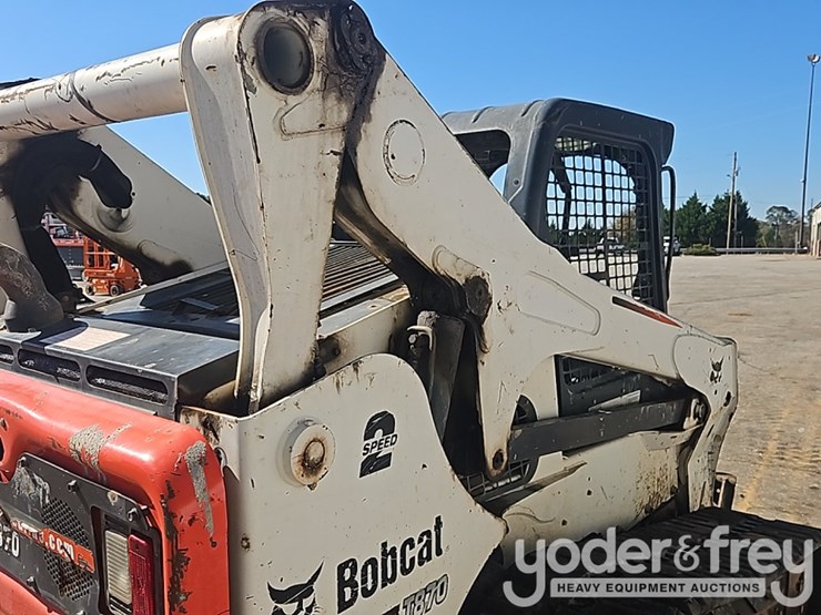 2016-bobcat-t870-image-21