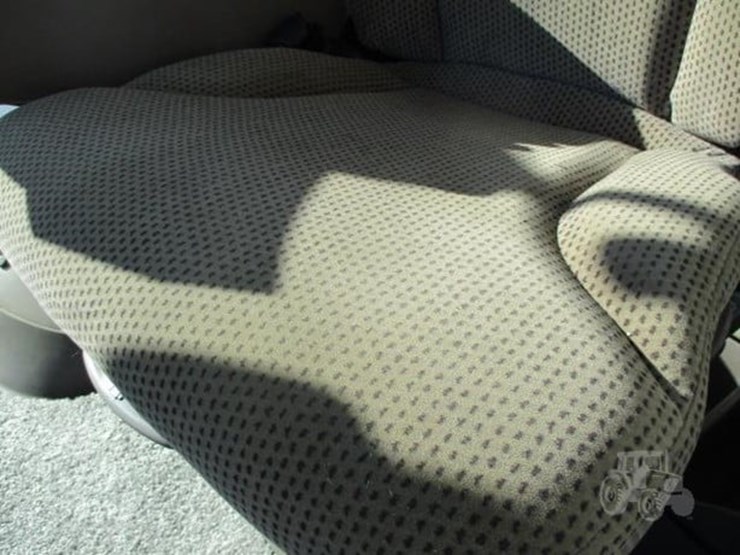 2013-john-deere-8360rt-image-24