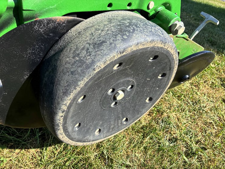 2011-john-deere-1790-image-43