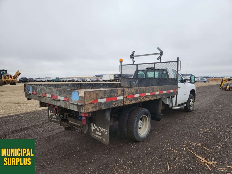 2013-chevrolet-silverado-3500hd-image-4