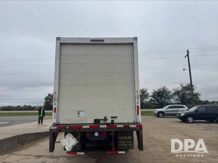 2002-freightliner-van-truck-(pz14145,-unit-28084)-image-4