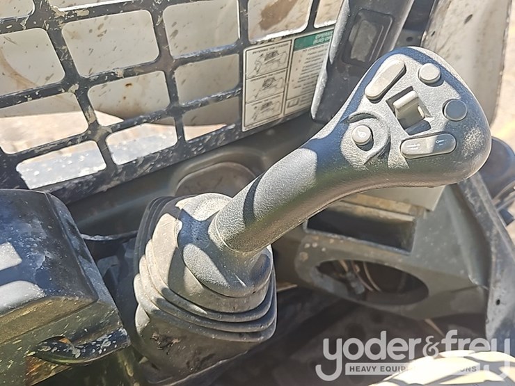 2016-bobcat-t870-image-27