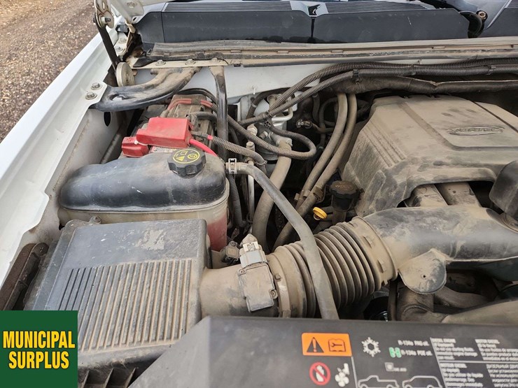 2013-chevrolet-silverado-3500hd-image-25