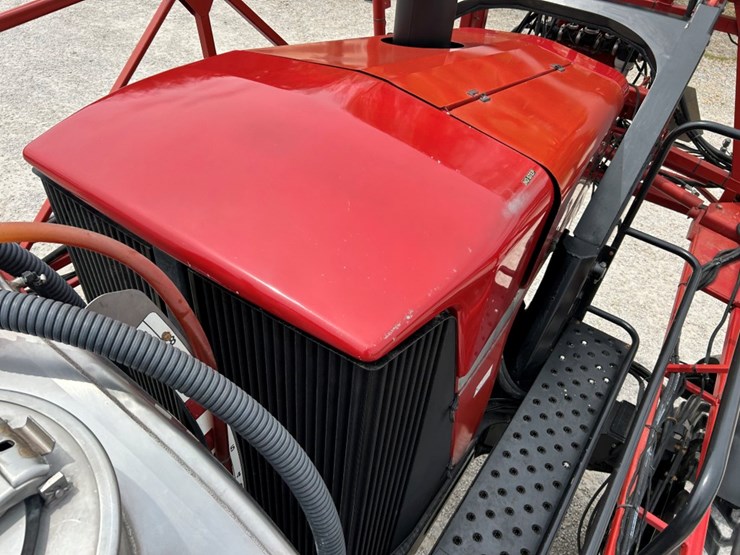 2014-case-ih-3200b-image-62