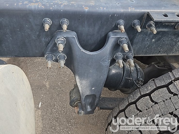 2017-international-8600-image-20