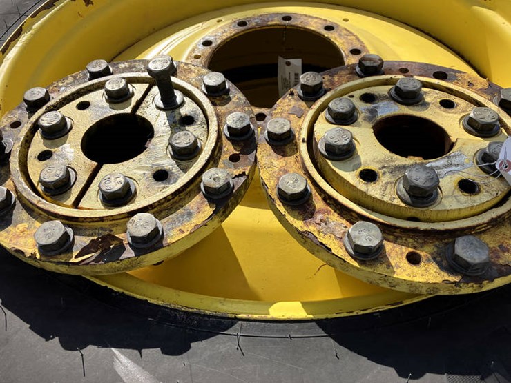 #114584-•-jd-10b-hubs-image-1