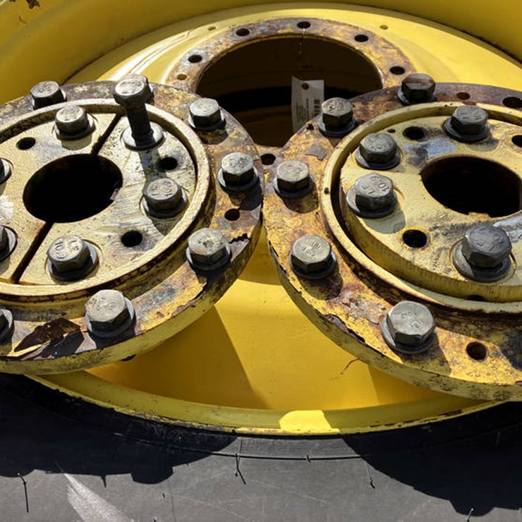 #114584 • JD 10B HUBS