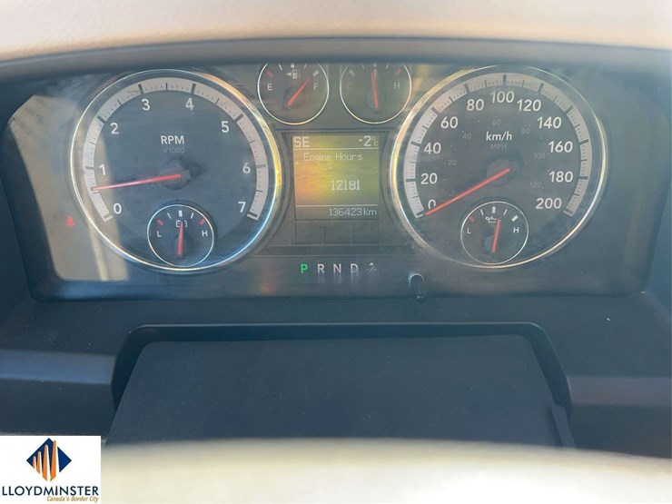 2011-ram-1500-slt-image-8