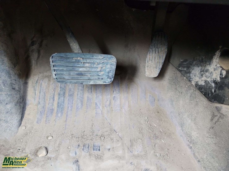 2020-chevrolet-silverado-2500hd-image-14