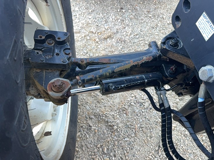 new-holland-t6070-image-26