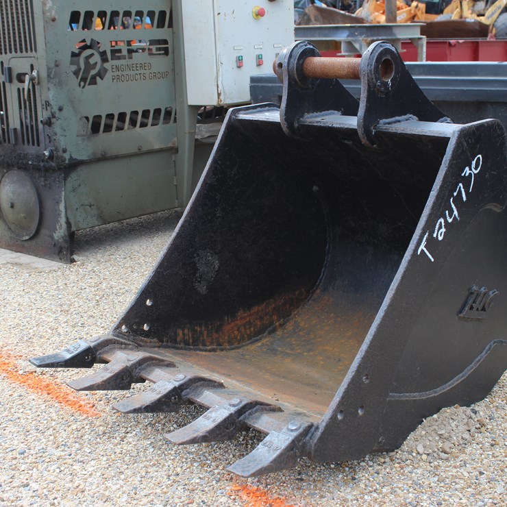 #3474 • 30IN DIGGING BUCKET