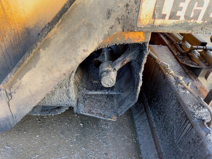 2006-leeboy-l1000t-tracked-asphalt-paver-image-17