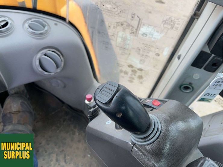 2015-volvo-l110h-image-17