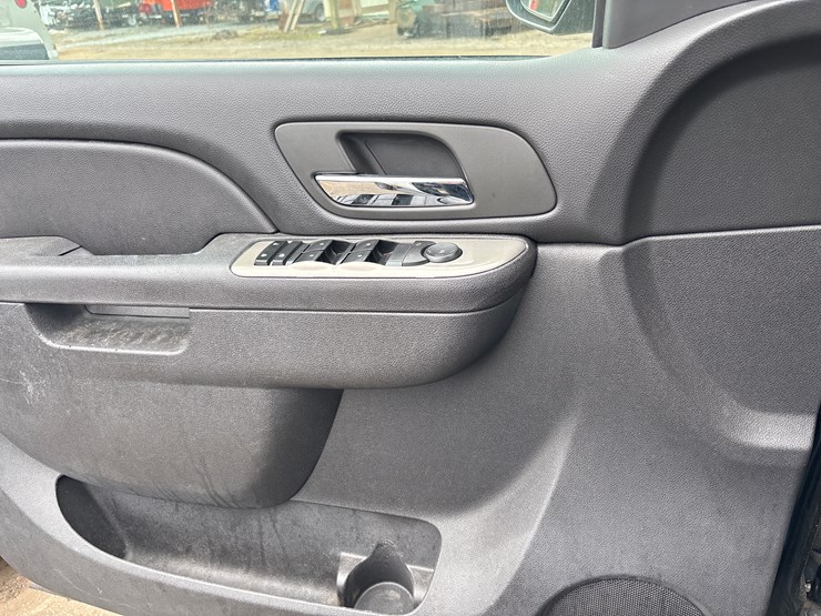 2014-chevrolet-tahoe-image-11