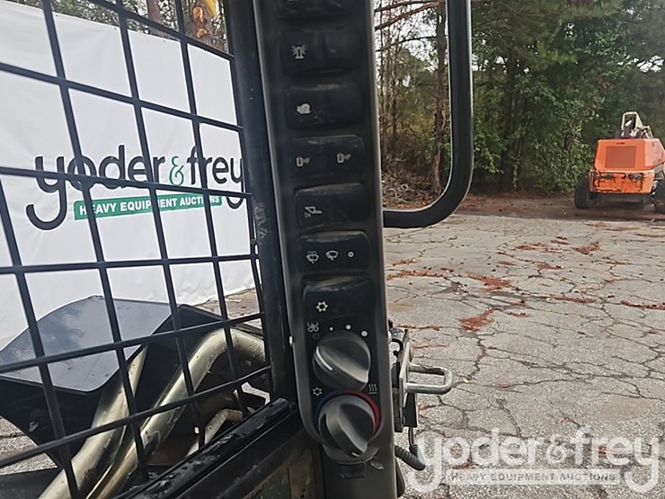 2020-new-holland-c345-image-31