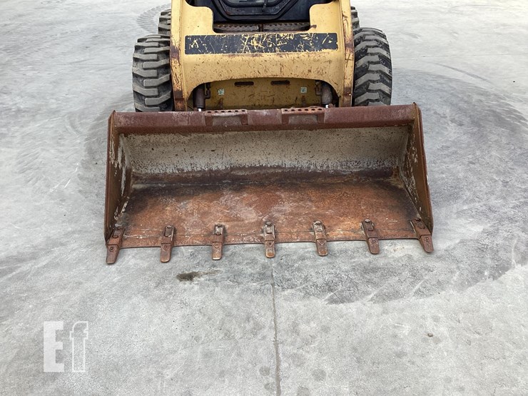 2000-caterpillar-216-image-9