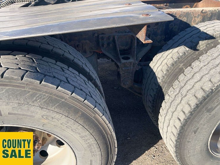 2016-kenworth-t800-image-8