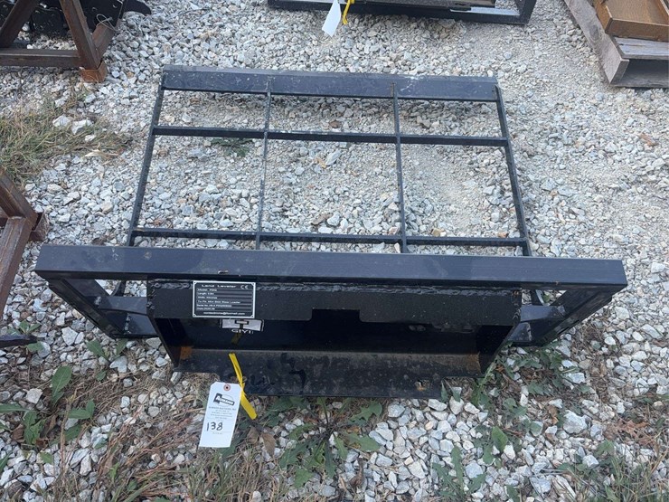 mini-skid-steer-land-leveler-image-3