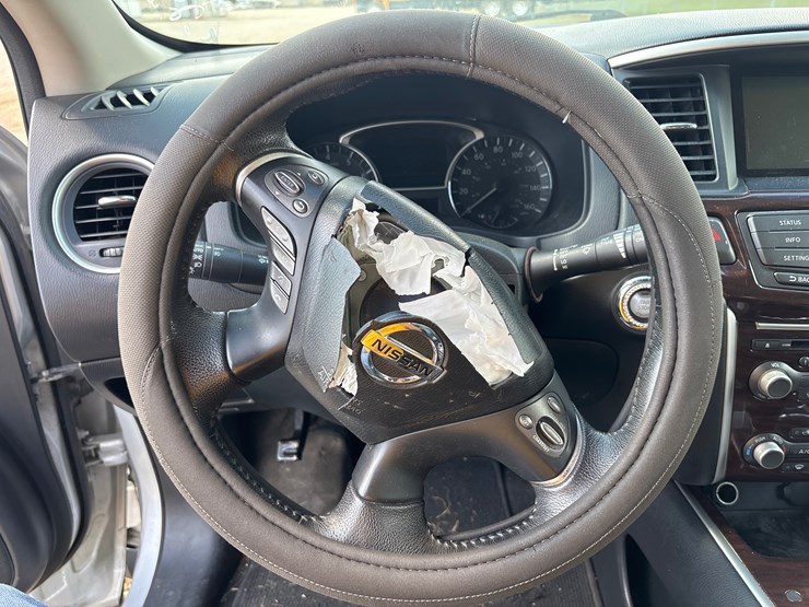 2013-nissan-pathfinder-image-10