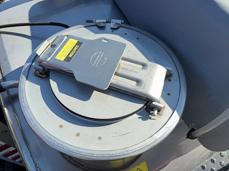 2023-case-ih-4350-patriot--sprayer-image-165