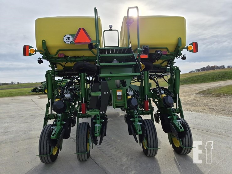 john-deere-1775-image-22