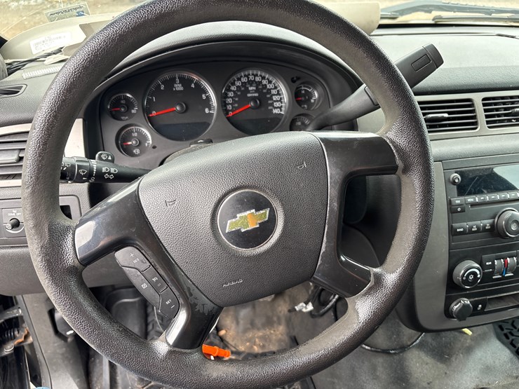 2014-chevrolet-tahoe-image-10