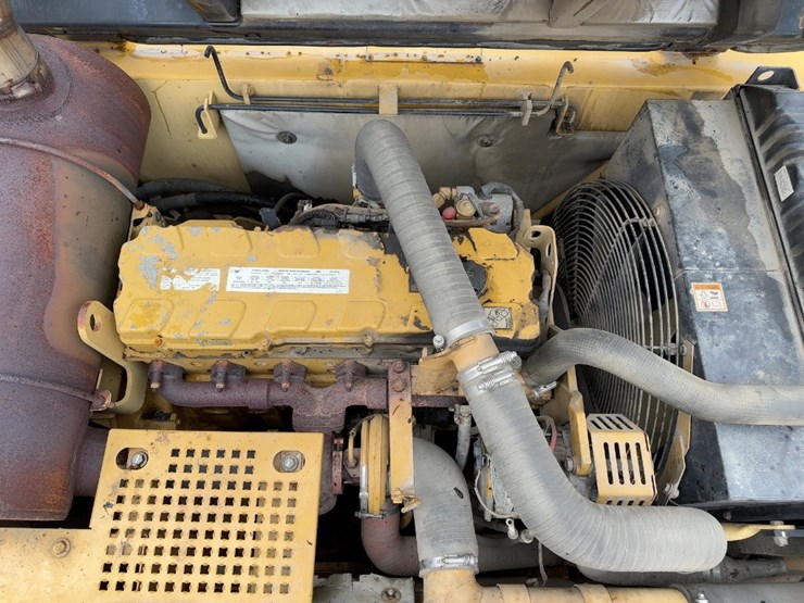 2004-caterpillar-330cl-hydraulic-excavator-image-34