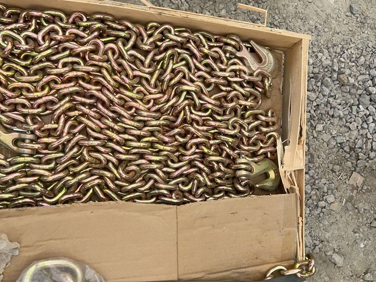 (8)-3/8”-x-20’-grade-70-transport-chains-with-ratchet-binders-image-2