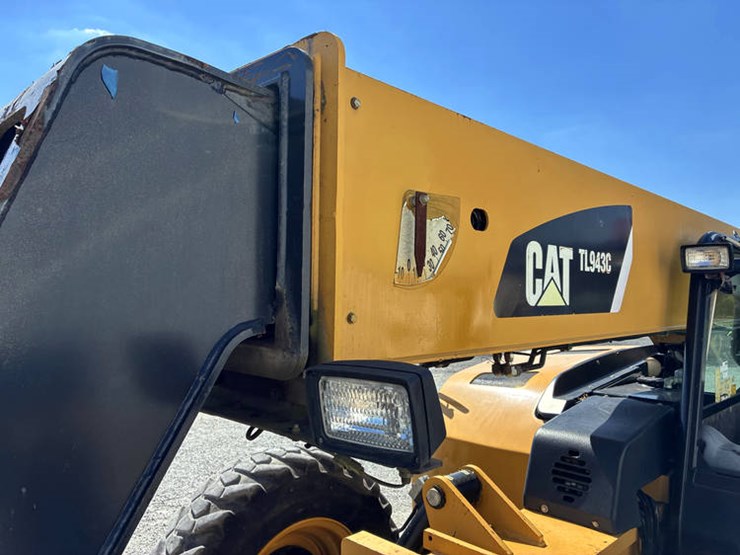 2015-caterpillar-tl943c-image-19