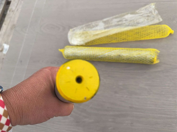 (2)-universal-bucket-pins-hl-40mm-x-270mm-image-3