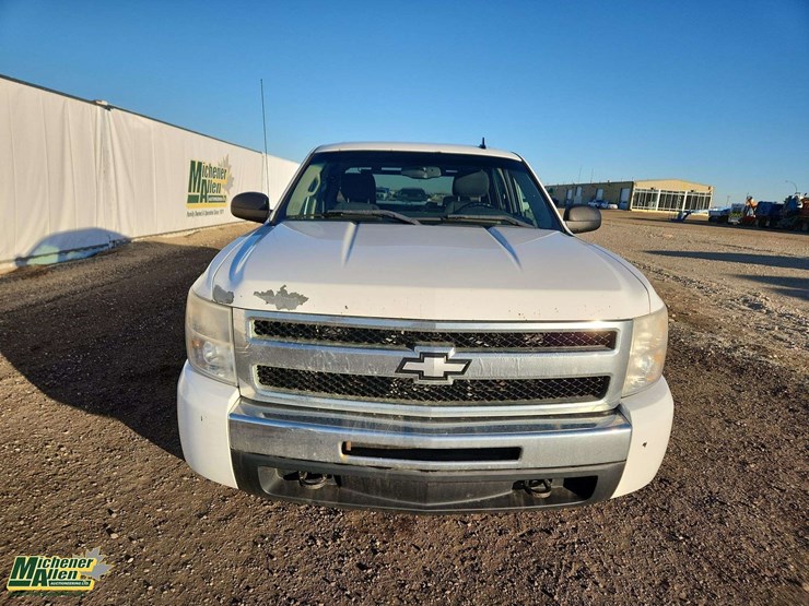 2011-chevrolet-silverado-1500-lt-image-21