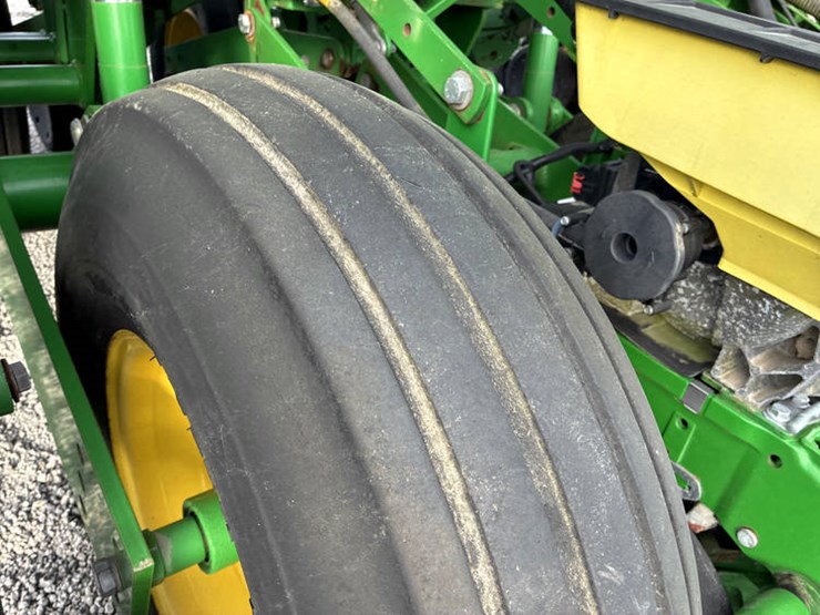 2018-john-deere-1795-image-32