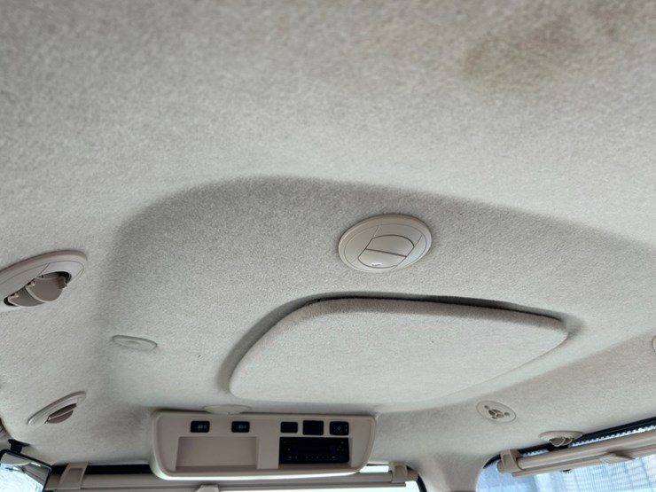 2014-john-deere-8270r-image-29