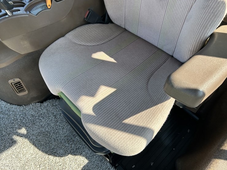 2012-john-deere-4940-image-32