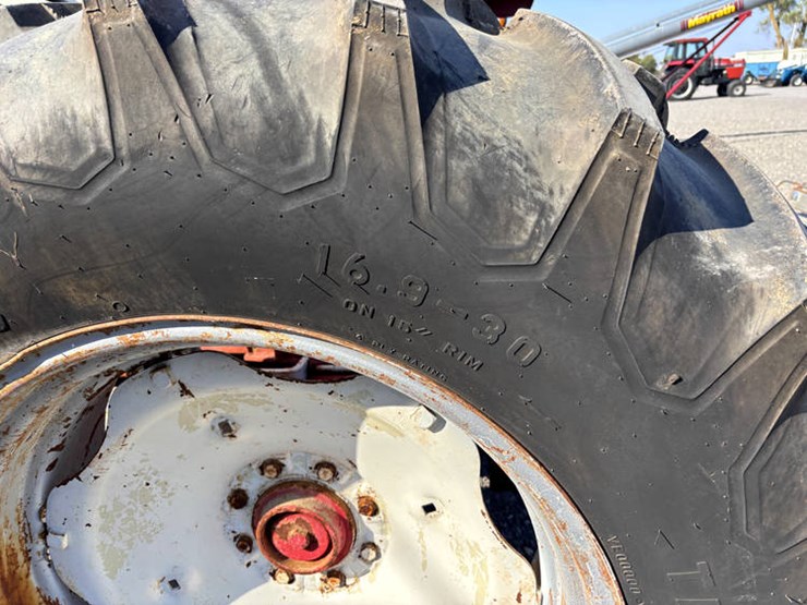 #10957-•-ih-656-image-8