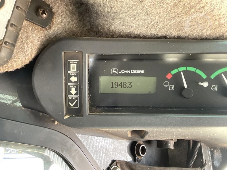 2015-deere-323e-image-31