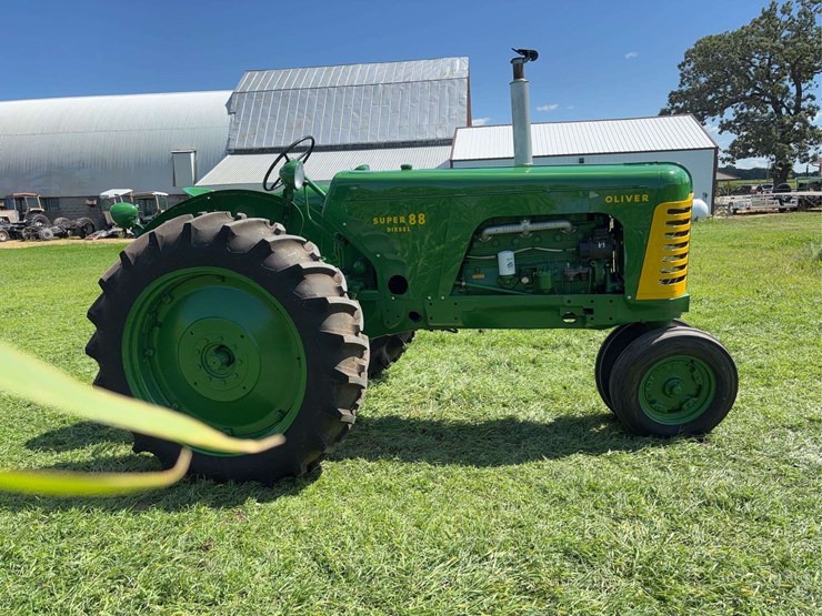 oliver-super-88-image-4