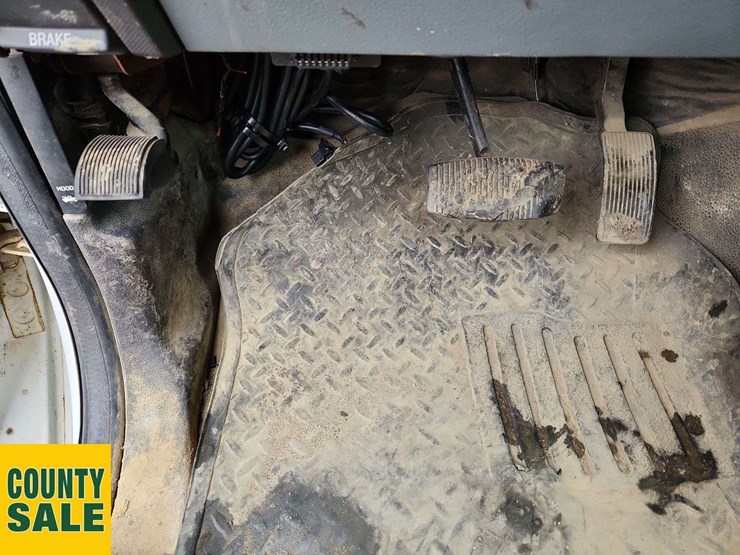 2013-ford-f550-image-16