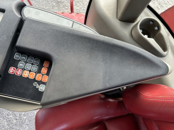 2013-case-ih-steiger-550-hd-image-35