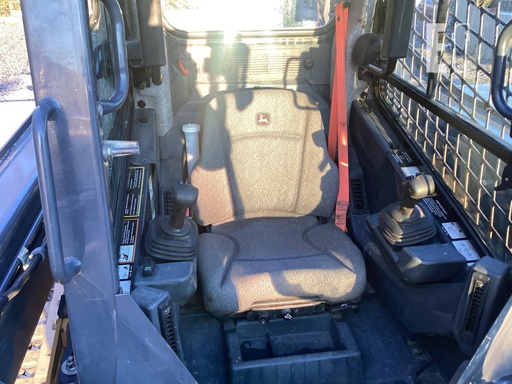 2021-deere-325g-image-14