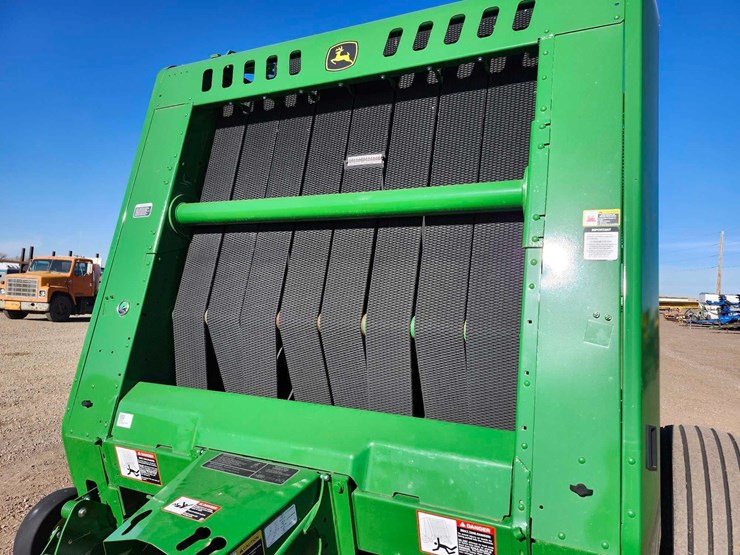 2023-john-deere-560m-image-9